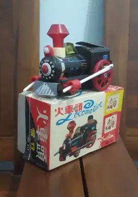 Tin toys mainan koleksi