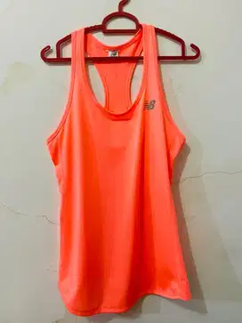 Preloved baju olahraga wanita New Balance dry ori - size S