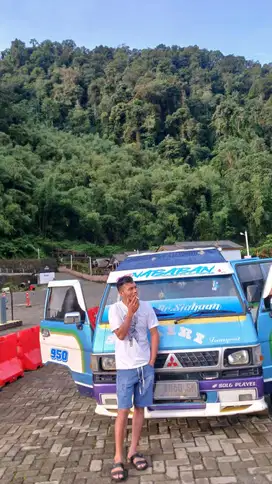 Cari pekerjaan sebagai driver...modal sim b1 dan ktp