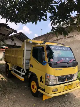 Dump truk Mitsubishi 2012