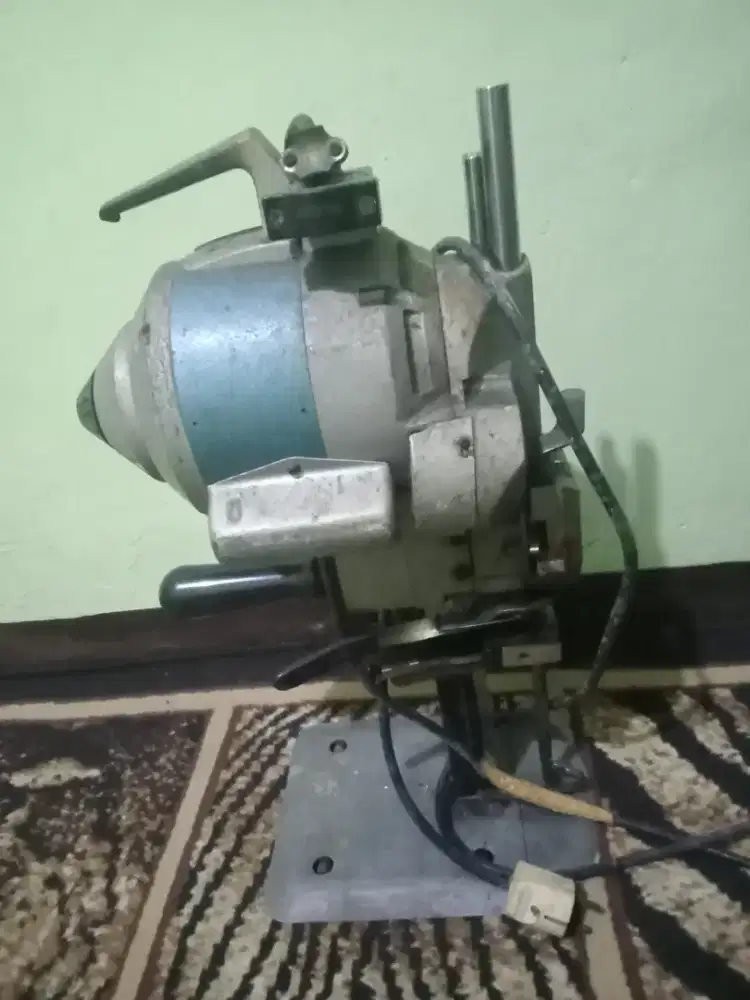 Dijual cepat mesin potong KM 8in