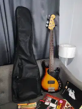 Squier by Fender Deluxe Dimension Bass 5 senar Rosewood 2015