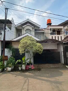 Dijual Rumah dekat Mall GGP di Taman Galaxy Bekasi