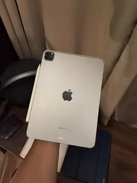 ipad pro gen 4 M2 256gb wifi only + apple pencil gen 2