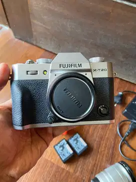 Fujifilm XT20 + lensa kit 16-50mm OIS mark II