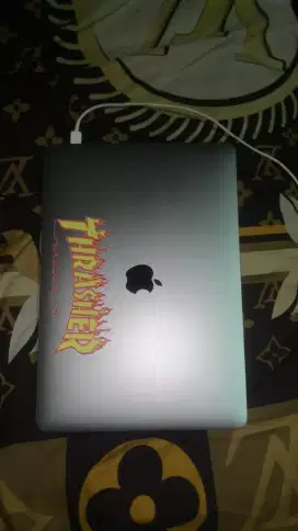 macbook proo retina 2020 13 inch touchbarr Ram 16/512 gb intel core i5