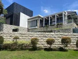 Jual Minimalis Mediteran Pool Taman Hunian Satelit Sukomanunggal