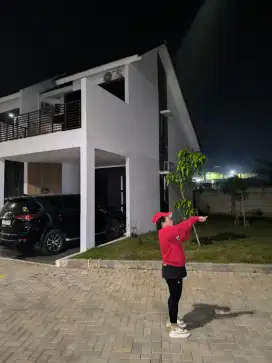 Rumah 2 lantai paling nyaman buat keluarga besar akses tol karawaci
