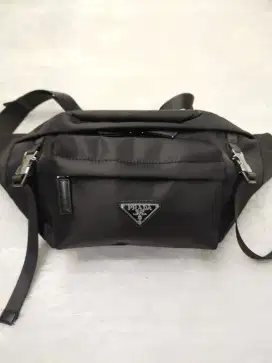 Luxury PRADA slingbag mewah banget dan sangat stylish