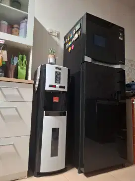 Kulkas 2 Pintu AQUA Inverter Hemat Listrik, Mulus Istimewa
