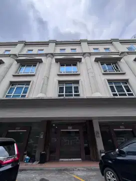 Dijual Ruko 4 Lantai Siap Pakai di Business Park Meruya Kebon Jeruk