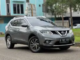 NISSAN XTRAIL 2.5 AT Abu abu 2015.