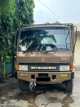 MITSUBISHI FUSO 190PS TERAWAT LENGKAP PAJAK HIDUP