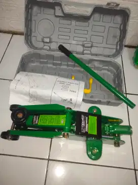 Dongkrak buaya 2ton