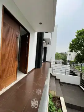 Rumah Komplek Taman Kedoya Baru Jakbar 1Lt 150m2
