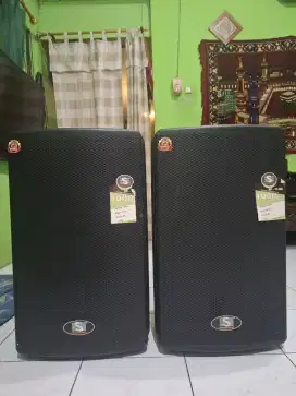 Speaker Aktif 15 inch Masih original dan Normal