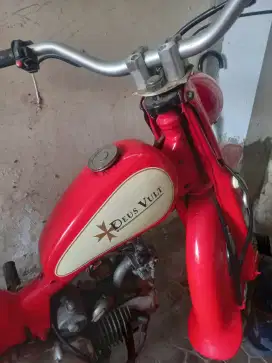 Honda C70 Custom