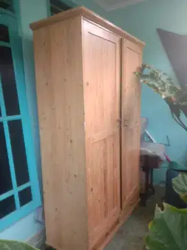 Lemari Pakaian 2 Pintu