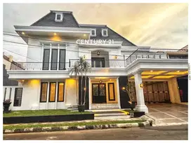 Rumah American Classic Siap Huni Ada Kolam Renang Di Riverpark