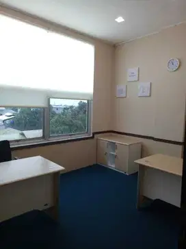 Ruang kantor with view