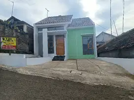 Rumah pinggir jalan strategis dekat gerbang tol cileunyi