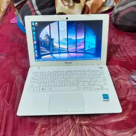 Laptop Asus ram 2gb hdd 500gb layar 12 inch