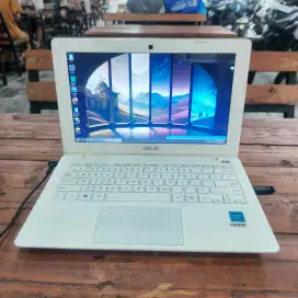 Laptop Murah Merek Asus X200CA ram 2gb hdd 500gb
