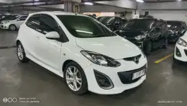 Mazda 2 2011 R A/T Putih Mulus Low KM Pajak Panjang Bagus Sekali Dp 8