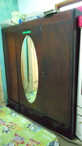 Dijual lemari jati tua 3 pintu cermin bevel