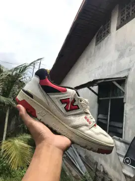 NEW BALANCE 550