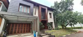 HOT RENT!!!RUMAH SIAP HUNI MEWAH LOKASI STRATEGIS AMAN DAN NYAMAN