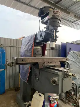 Mesin Milling Bridgebort