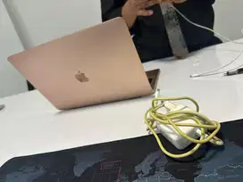 Macbook air 2019 (i5)