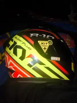 Jual santai helm KYT r10
Jarang di pakai