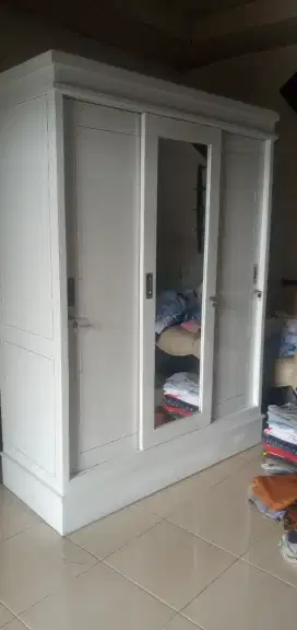 Lemari minimalis,lemari kayu jati,lemari pintu sleding