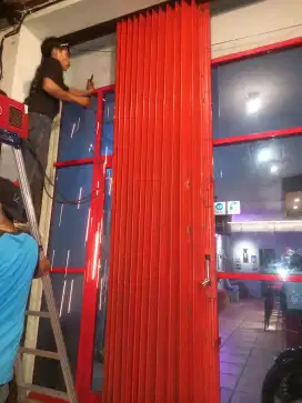Tukang spesialis rolling door dan folding gate