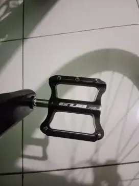 Pedal sepeda bearing second