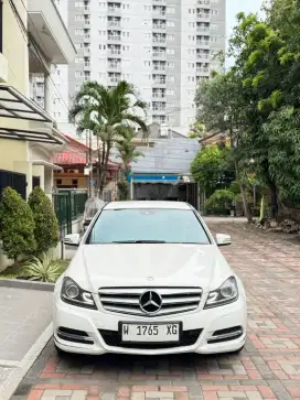 MERCEDEZ BENZ C200 AVANDGARDS 2012