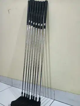 Menjual stick golf second bisa nego tipis