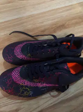 Sepatu atletik 2nd