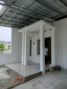 Di Kontrakkan rumah pojokan