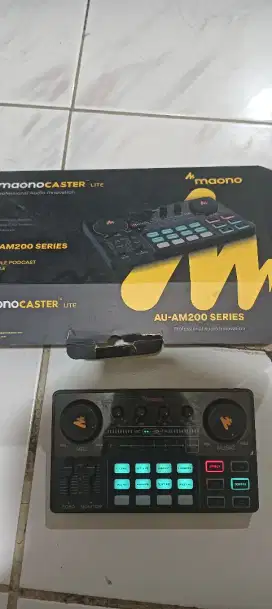Di jual soundcard maono AU 200
