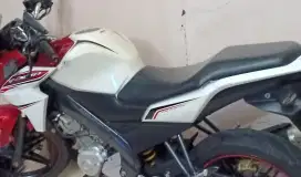 Yamaha Vixion warna merah putih