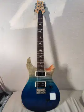 PRS SE Custom 24 in Blue Fade Limited Edition