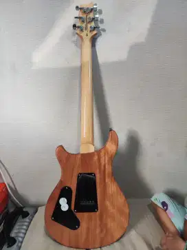 PRS SE Custom 24 in Blue Fade Limited Edition