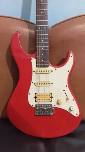 Guitar Yamaha EG112