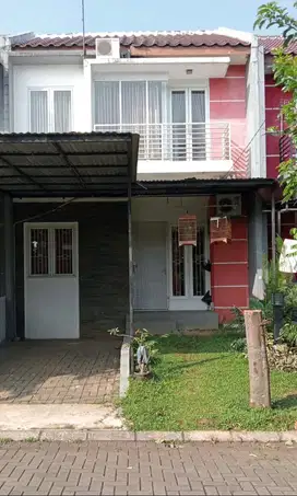 Disewakan per tahun rumah 2 lantai