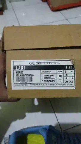 Sepatu spotec abu biru