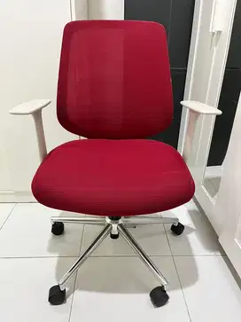 Kursi kantor sunon shield warna merah
