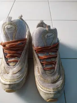 Sepatu nike impor
